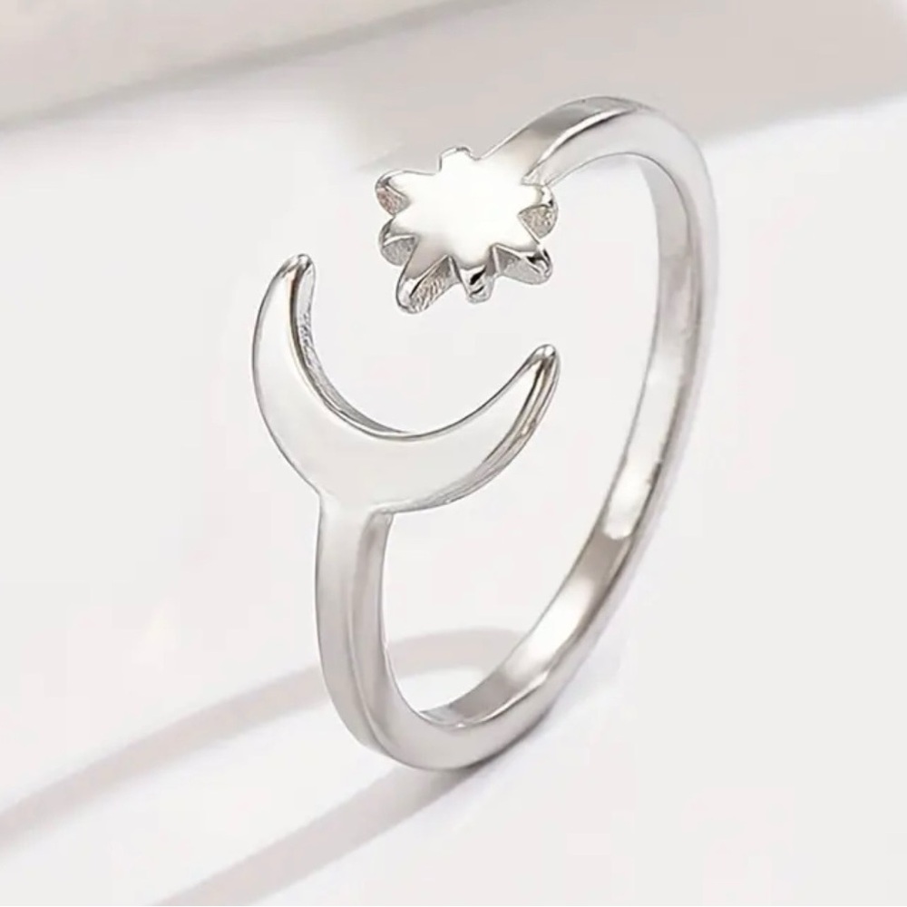 Silver Crescent Moon and Star Ring